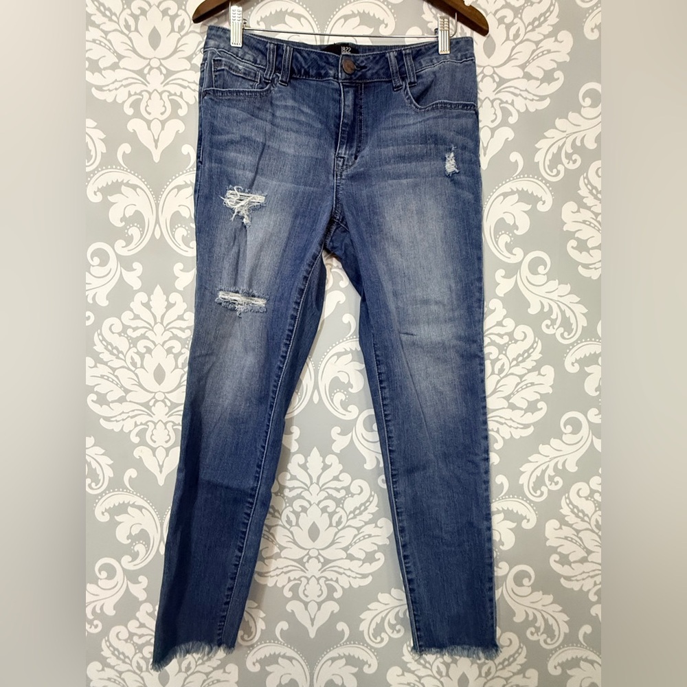 1822 Denim‎ Distressed Cut Off Mid Rise Skinny Jeans